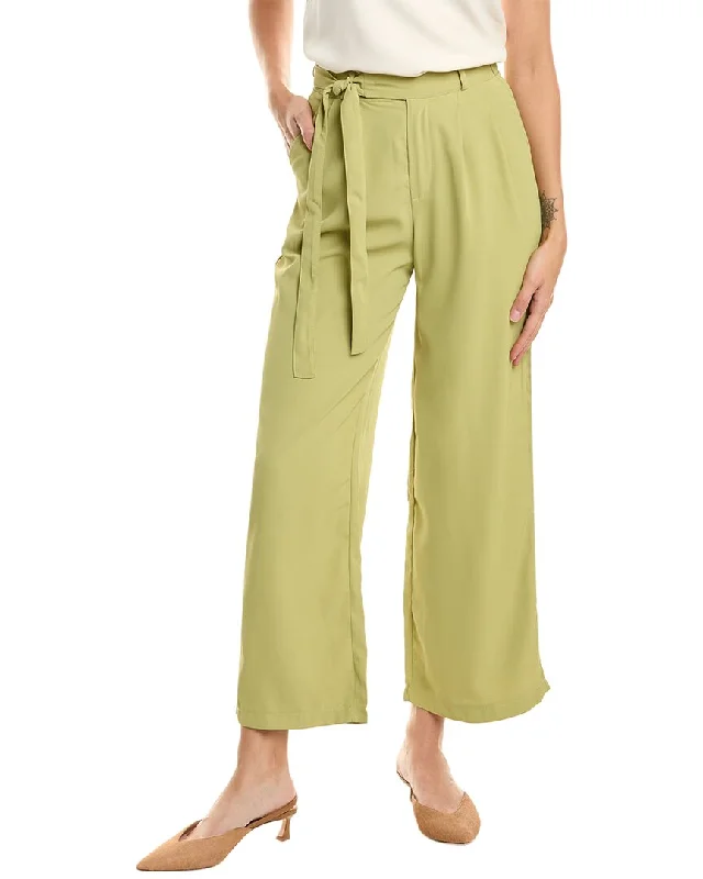 Straight - leg women trousers with a classic and timeless designColette Rose Trouser