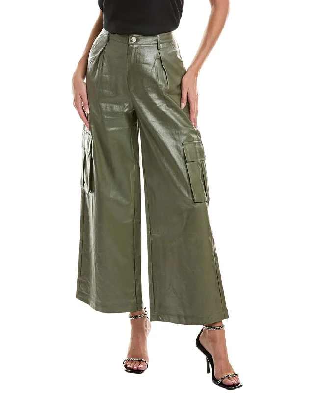 Tapered women trousers with a slimming effectGracia Cargo Wide Leg Pant