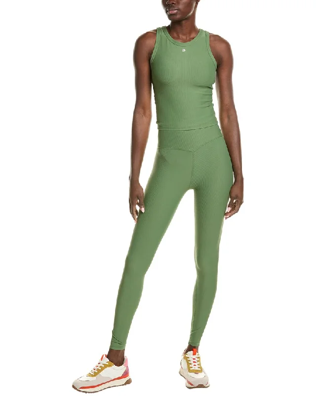 Tapered women trousers with a slimming effectSERENETTE Bra & Legging Set