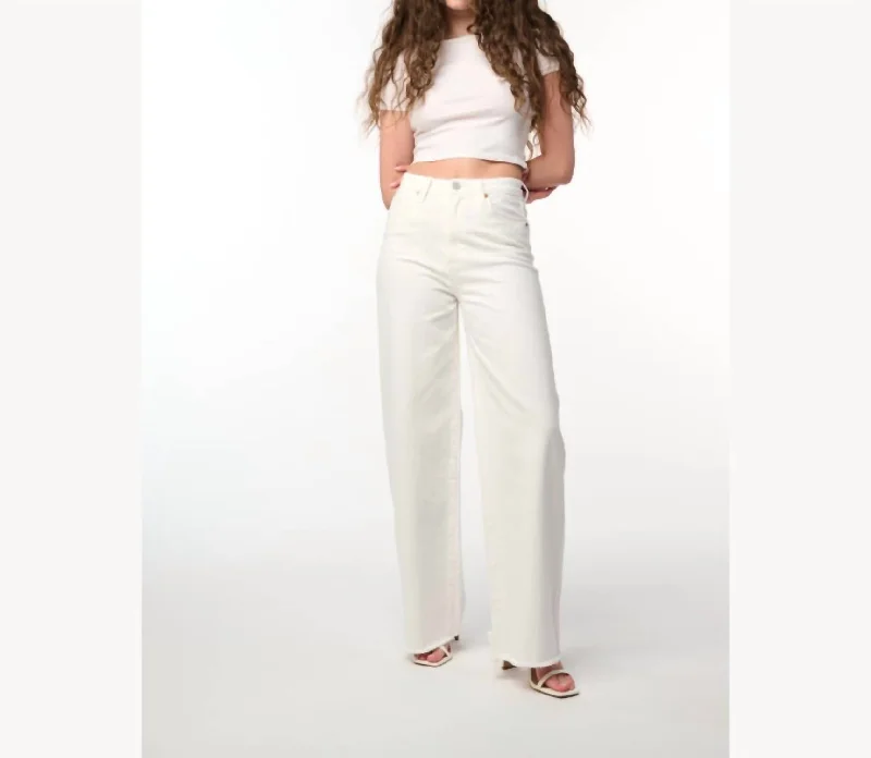 Straight - leg women trousers with a classic and timeless designThe Franklin Rib Cage Denim Pants In White