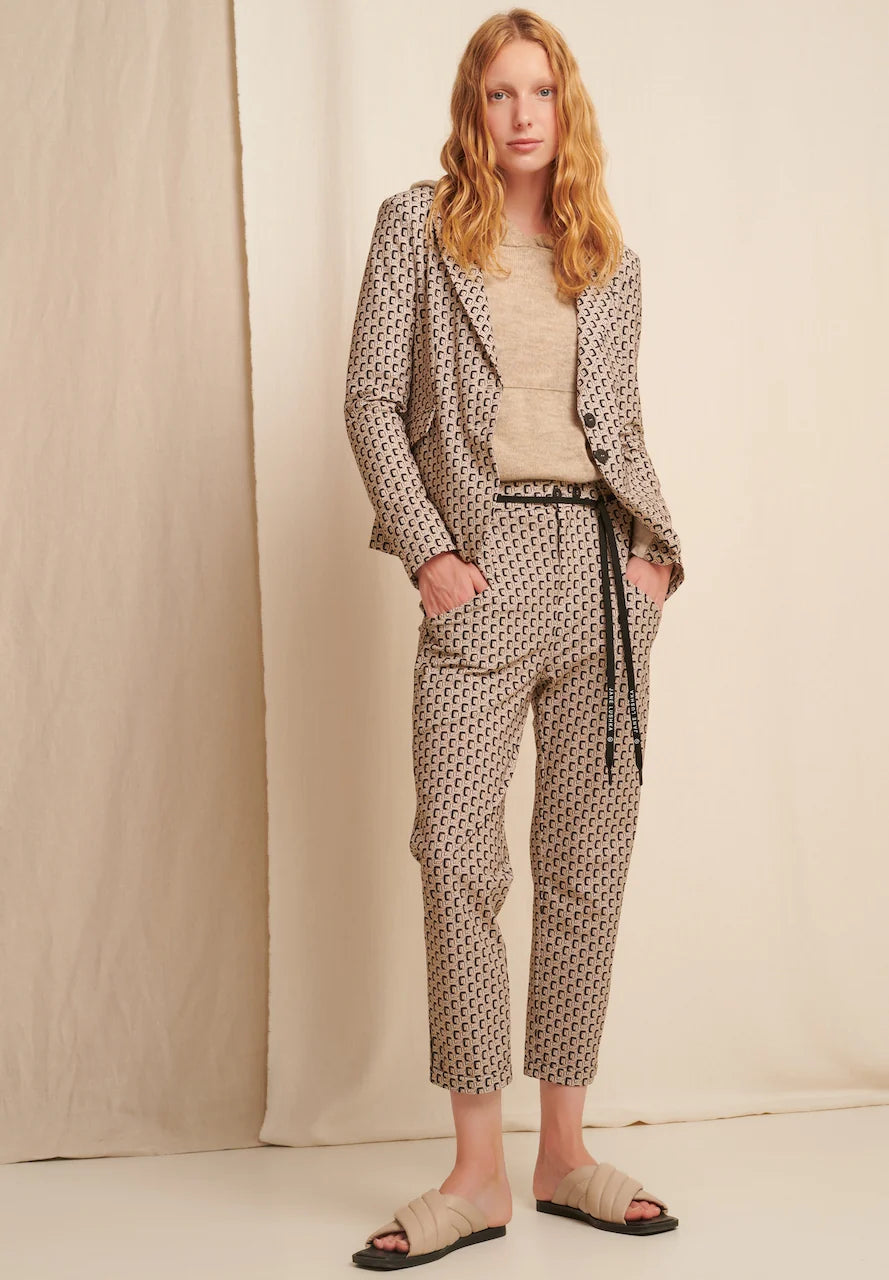 Cable - Knit Women Sweater with Intricate PatternsJane Lushka Havana Blazer - Technical Jersey