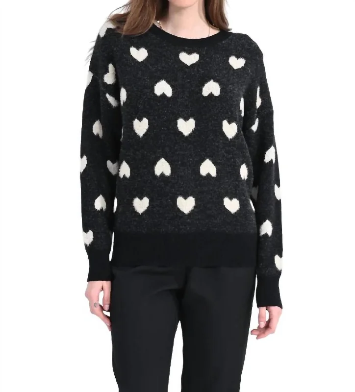 Cropped Women Sweater to Pair with High - Waisted BottomsQueen Of Hearts Sweater In Black