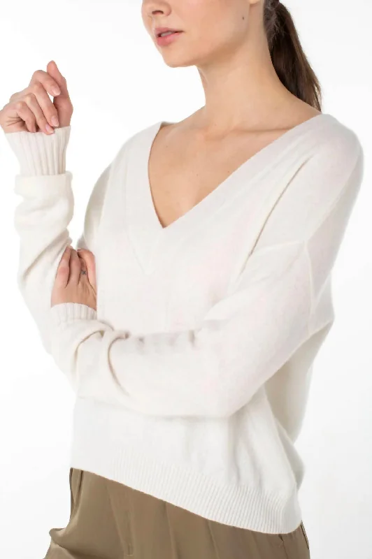 Sequin - Embellished Women Sweater for Special OccasionsThe Easy V Neck Sweater In White Salty