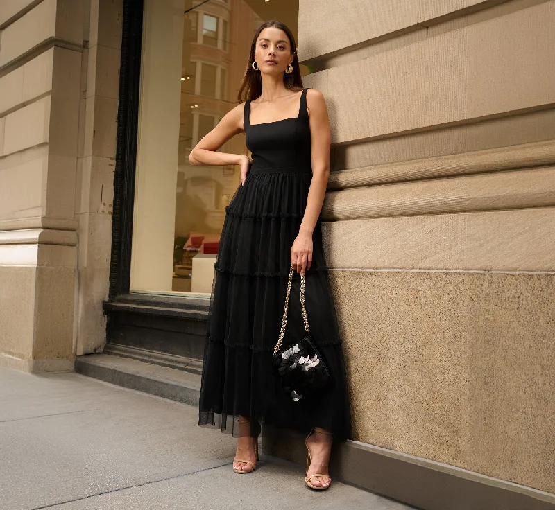 Halter Neck Women Dress to Show Off the Shoulders and NecklineSleeveless Midi Dress With Square Neck And Tiered Skirt In Black