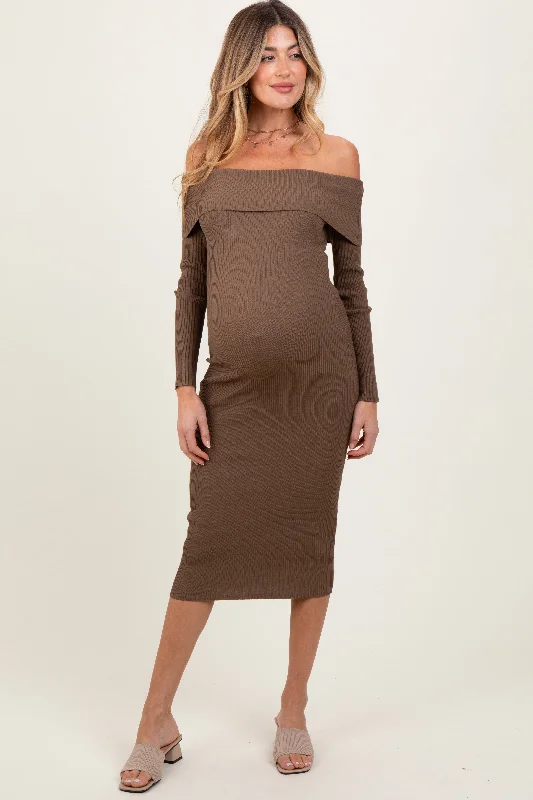 Ball Gown Women Dress with a Full Skirt for a Princess - like LookBrown Ribbed Knit Off Shoulder Fold Over Maternity Midi Dress