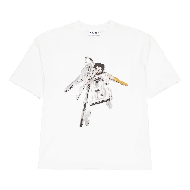 Distressed Women T Shirt with a Laid - Back AestheticSpirit Lovelock Off White