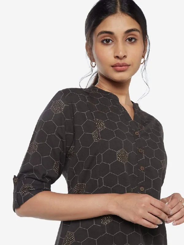 Utsa Charcoal Hexagonal Pattern Straight Kurta