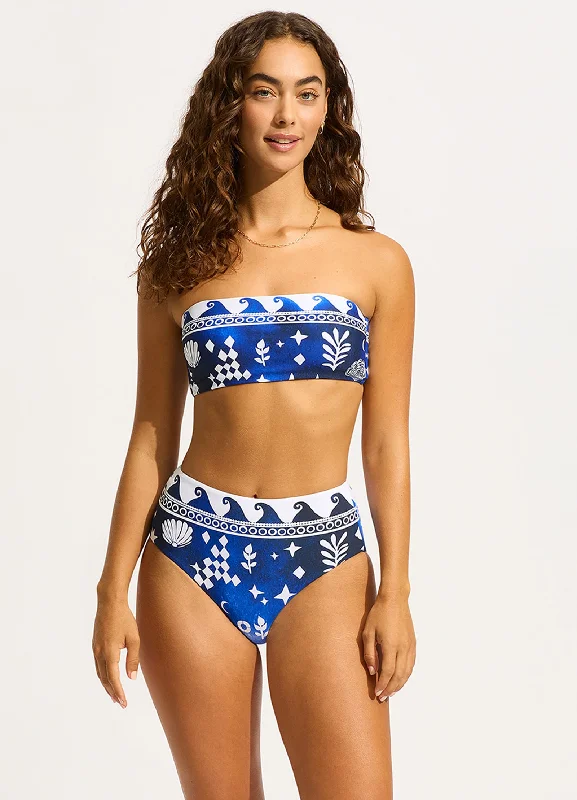 Striped bikini with a classic pattern for a timeless beach aestheticCorfu Bandeau Bikini Top - Azure